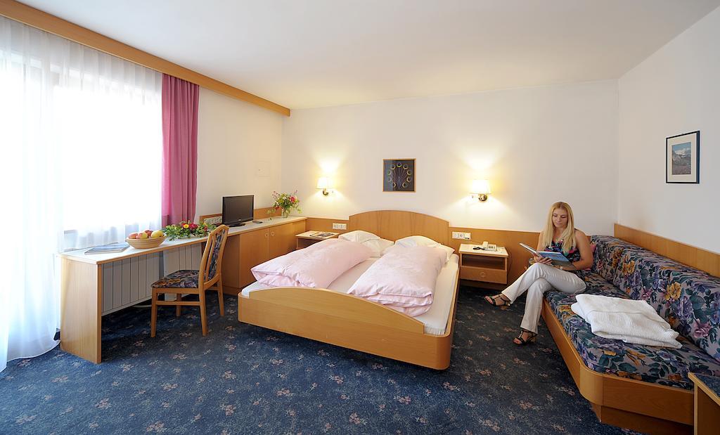 Hotel Waldheim Natz-Schabs Стая снимка